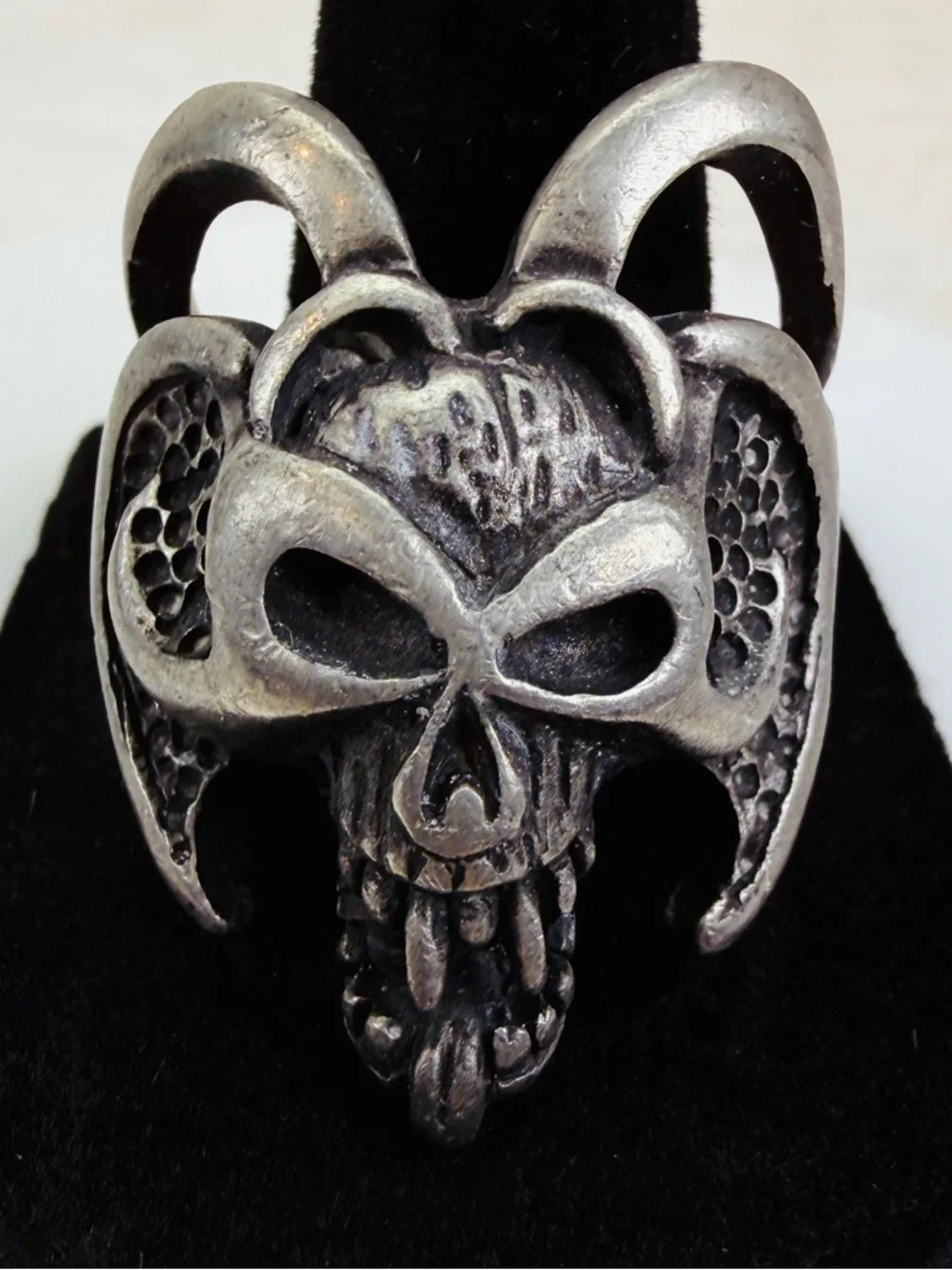 Aged Silvertone Men’s weighted Biker Skull Ring sz 11.5